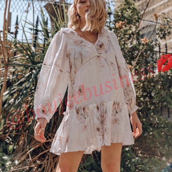 H&M Conscious Floral Print Flounced Dress - Picture 3 of 8